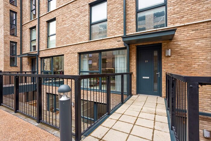 2 Bedroom Flat For Sale In Goswell Road, Islington, EC1V