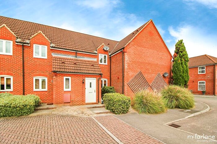 2 Bedroom Maisonette For Sale In Darling Close, Swindon, SN3