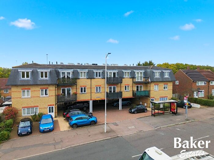 1 Bedroom Flat For Sale In Manford Way, Chigwell, Essex, IG7