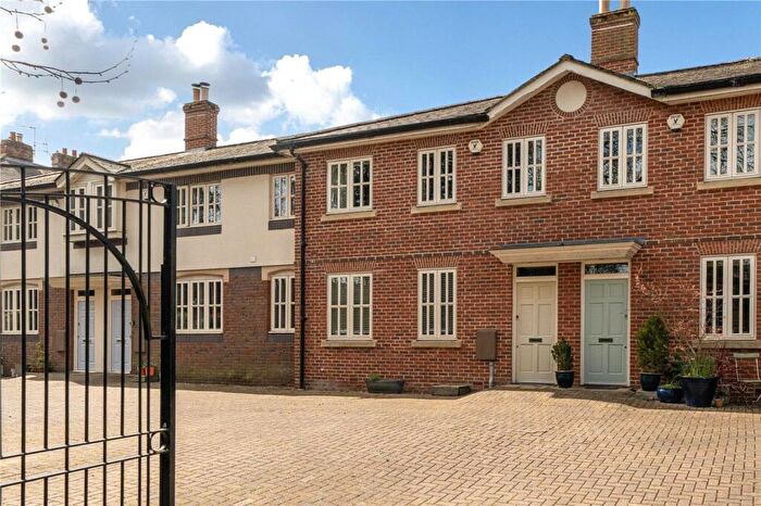 2 Bedroom Terraced House To Rent In West Hill Court, Henley-on-thames, RG9