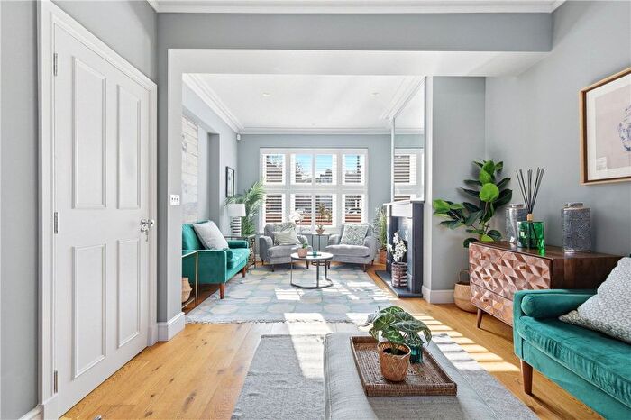 4 Bedroom Terraced House For Sale In Hazlebury Road, London, SW6