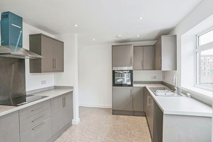 3 Bedroom Terraced House To Rent In Bedale Drive, Knottingley, WF11