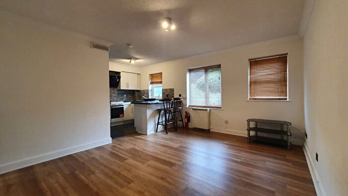 2 Bedroom Flat To Rent In Windsor Mews, Adamsdown Square, Adamsdown, Cardiff, CF24