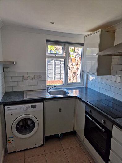 1 Bedroom Flat To Rent In Ivanhoe Road, Hounslow, TW4