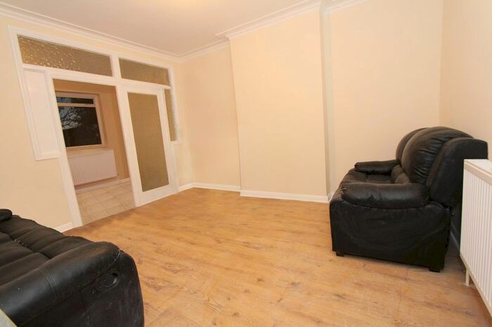 1 Bedroom Flat To Rent In Lordship Lane, London, N17