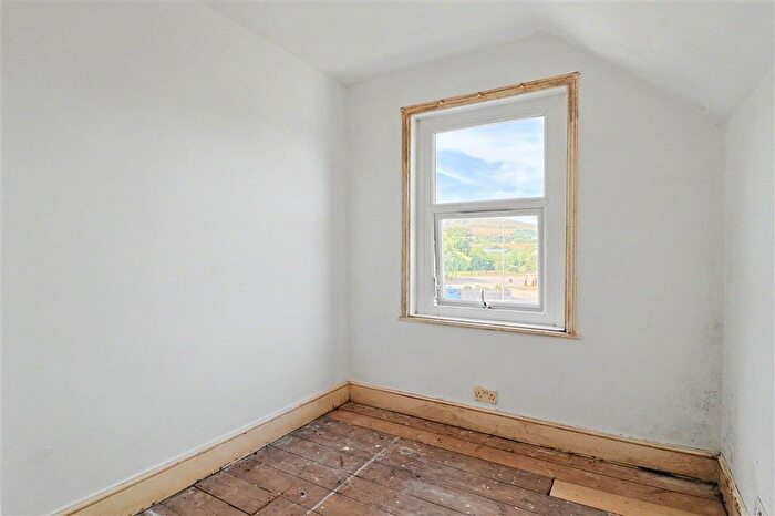 3 Bedroom Terraced House For Sale In High Street, Swanage, BH19 - Photo 7
