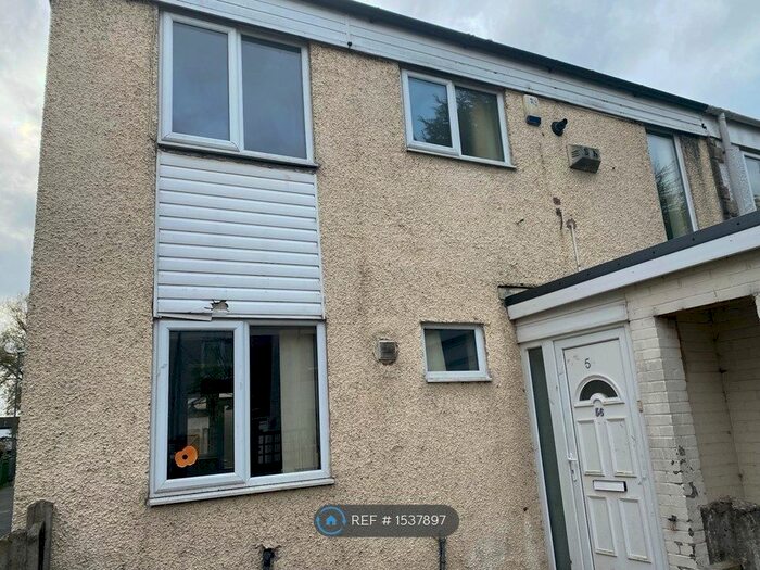 3 Bedroom Terraced House To Rent In The Heath, Middleton, Manchester, M24