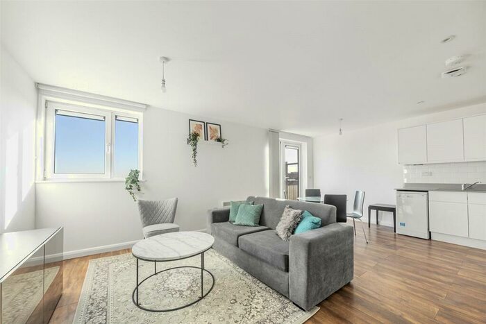 1 Bedroom Apartment To Rent In Stoke Road, Slough, SL2