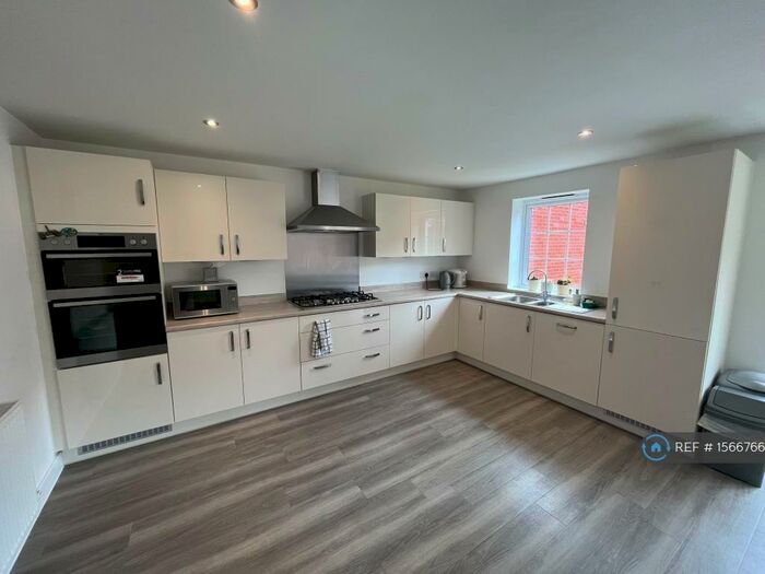 5 Bedroom Detached House To Rent In Snowley Park, Peterborough, PE7