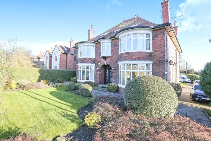 2 Bedroom Apartment To Rent In Otley Road, Leeds, LS16