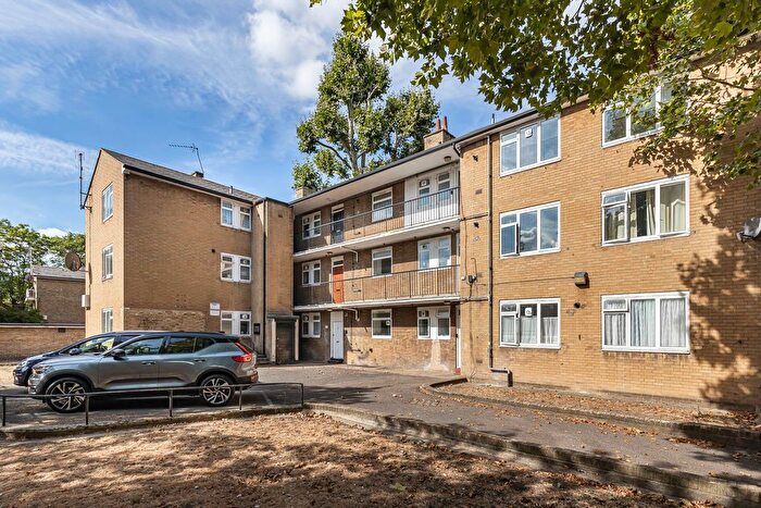 1 Bedroom Flat To Rent In Thompson House, Saracen Street, Poplar, E14