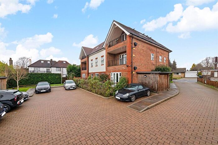 2 Bedroom Apartment For Sale In Edgehill Road, Purley, CR8