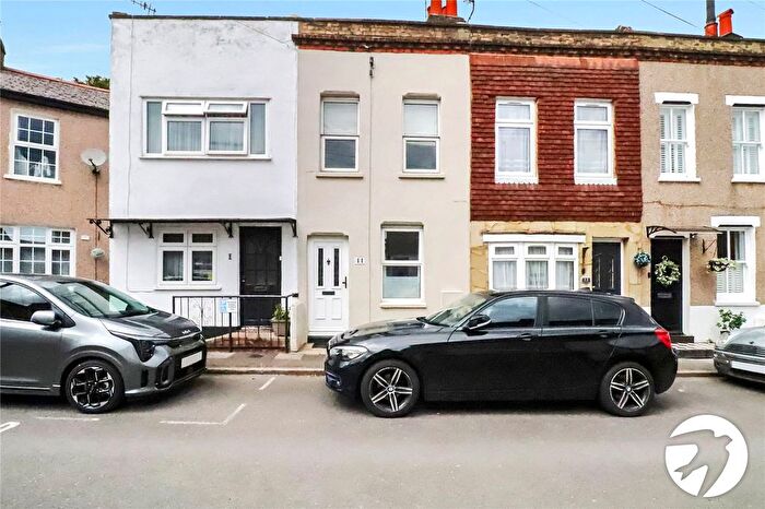 2 Bedroom Terraced House For Sale In Stapley Road, Belvedere, DA17