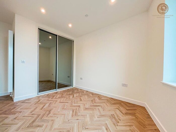 Apartment To Rent In Skyline Apartments, Makers Yard, London, E3