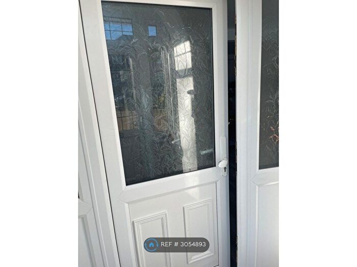 3 Bedroom Semi Detached House To Rent In Dovedale Avenue, Ilford, IG5