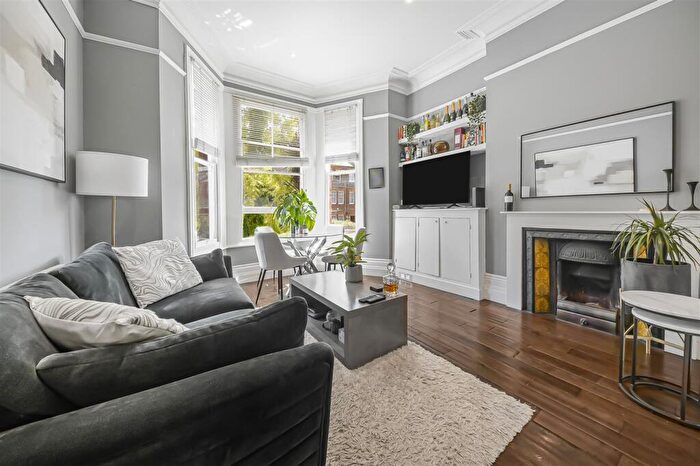 2 Bedroom Flat For Sale In Goldhurst Terrace, South Hampstead, NW6