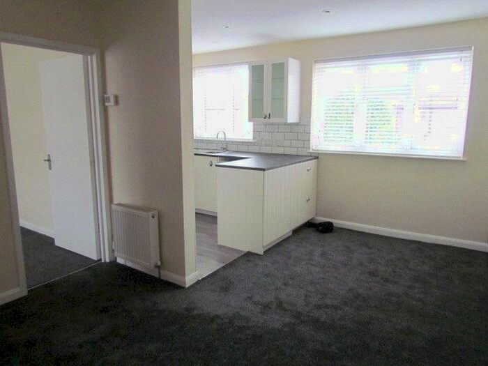 1 Bedroom Flat To Rent In Heath Road, Chadwell Heath, Romford, Essex RM6