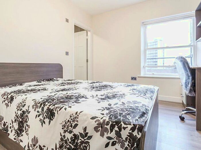 1 Bedroom Flat To Rent In Apt, Queen Square #, LS2