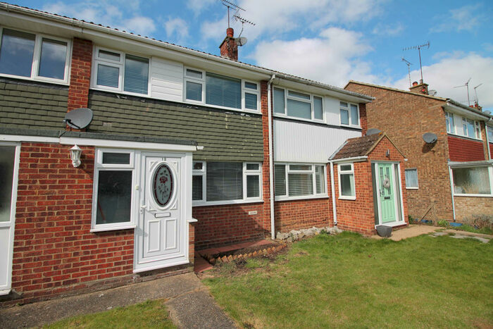 3 Bedroom House To Rent In Scotts Walk, Rayleigh, SS6