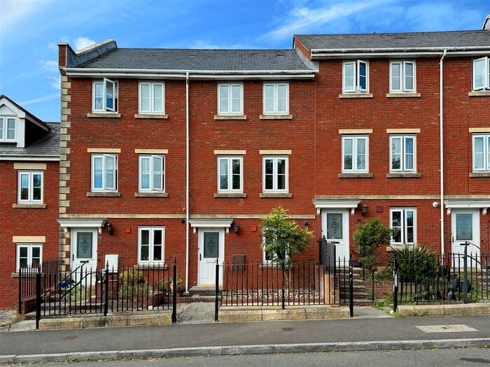 4 Bedroom Property To Rent In Royal Crescent, Exeter, EX2