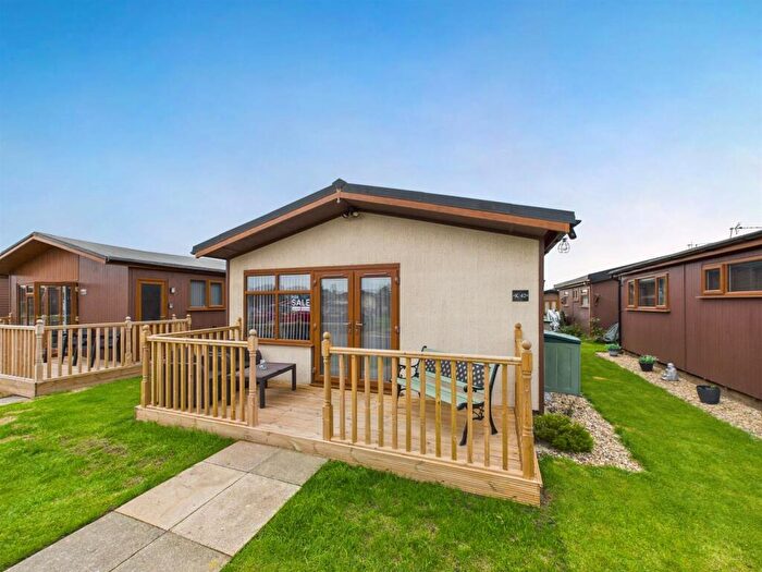 2 Bedroom Chalet For Sale In Mablethorpe Chalet Park, Mablethorpe, LN12