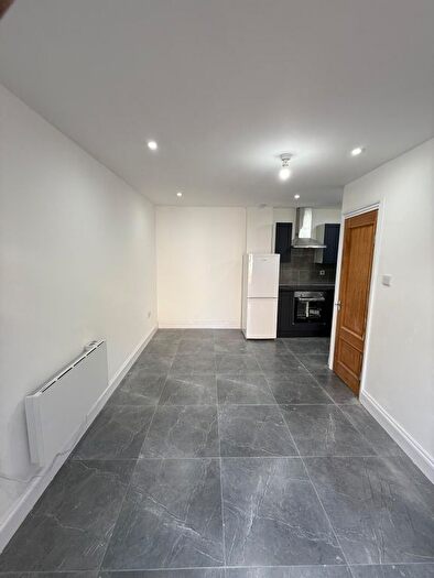 1 Bedroom Flat To Rent In Barley Lane, Ilford, IG3