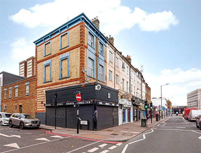 2 Bedroom Flat To Rent In Seven Sisters Road, Finsbury Park, London, N4