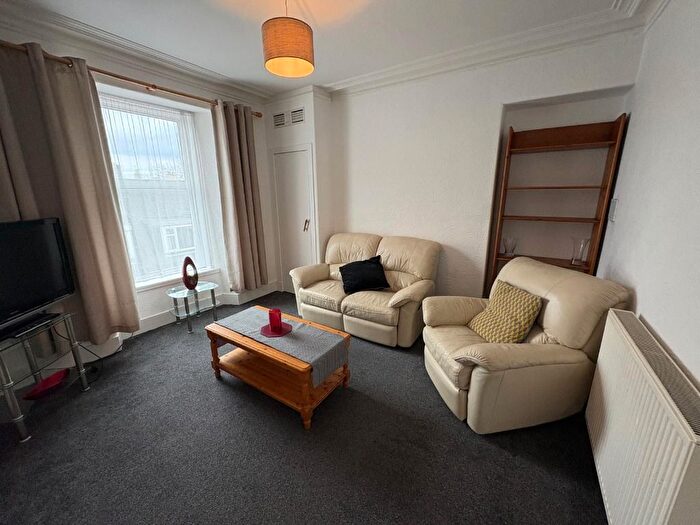 1 Bedroom Flat To Rent In Chattan Place, City Centre, Aberdeen, AB10