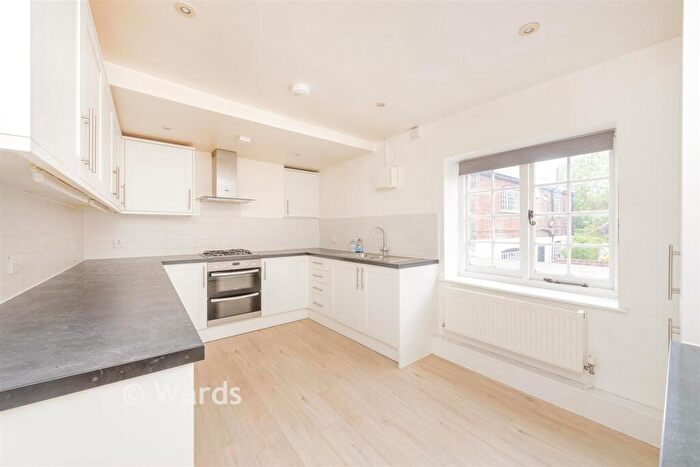 4 Bedroom Maisonette For Sale In Eastgate Terrace, Rochester, Kent, ME1