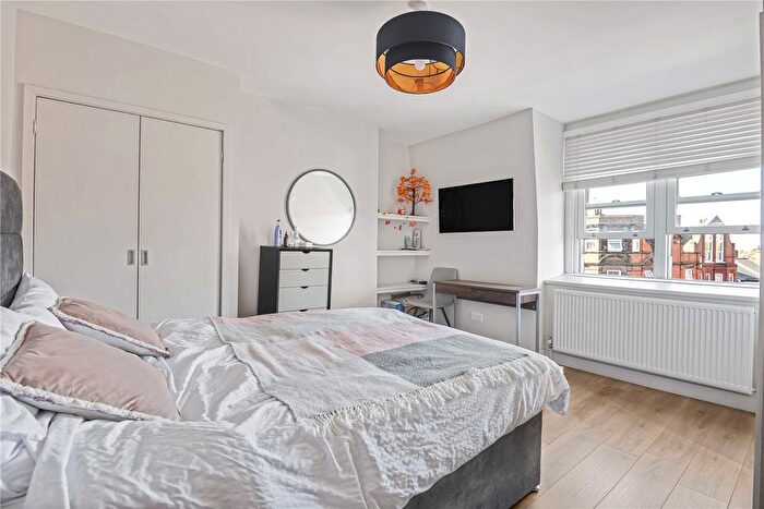 Studio To Rent In Finchley Road, London, NW3