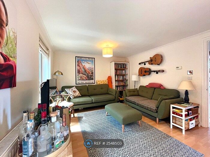 3 Bedroom Semi-Detached House To Rent In Rose Green, Easton, Bristol, BS5