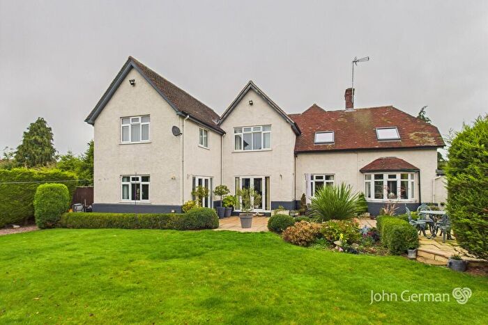 4 Bedroom Detached House For Sale In High Street, Uttoxeter, ST14