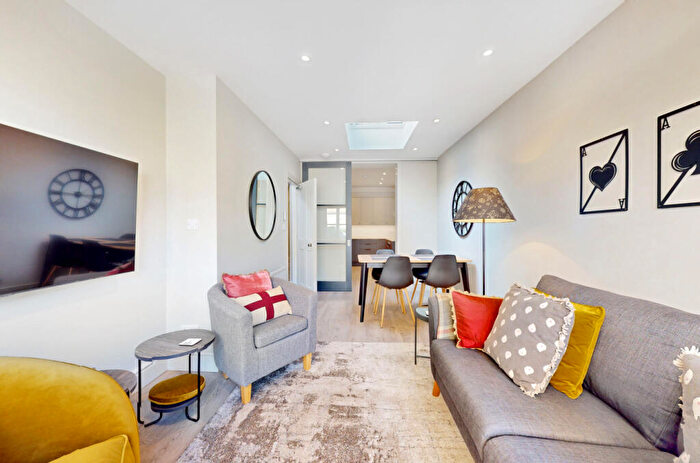 4 Bedroom Terraced House To Rent In Ayr Street, BA2