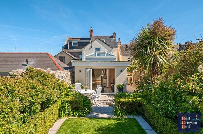 4 Bedroom Semi-Detached House For Sale In Southwell Street, Portland, DT5