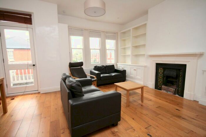 2 Bedroom Flat To Rent In Rathcoole Gardens, Crouch Hill, N8
