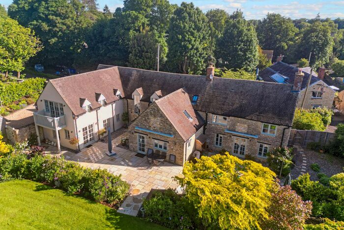 4 Bedroom Detached House For Sale In South Side, Steeple Aston, OX25