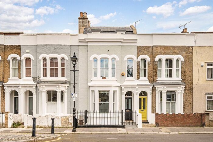 4 Bedroom Detached House For Sale In Medway Road, Bow, London, E3