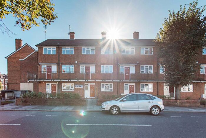 2 Bedroom Maisonette To Rent In Roseberry Gardens, Haringey, N4