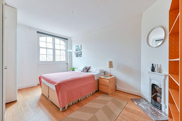 1 Bedroom Flat For Sale In Hastings Street, Bloomsbury, London, WC1H