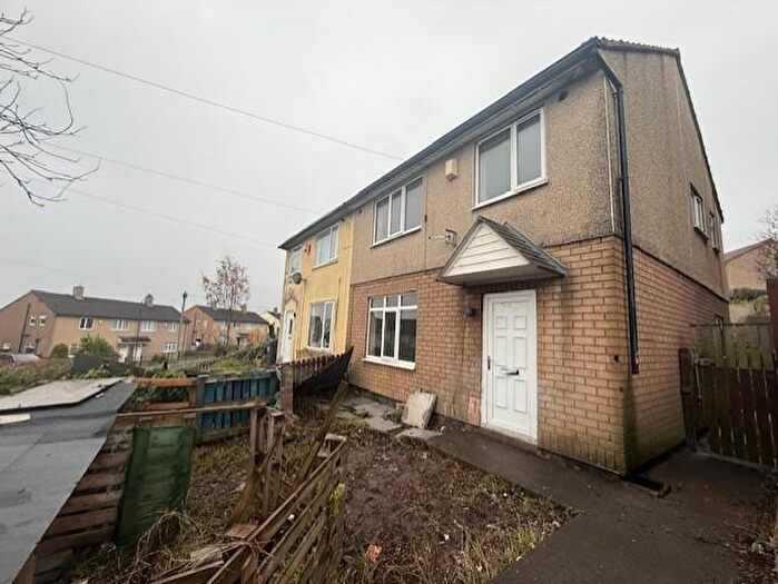 3 Bedroom Property For Sale In Milner Ing, Wyke, Bradford, BD12