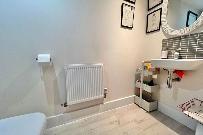 3 Bedroom Terraced House For Sale In Windmill Road, Aldershot, Hampshire, GU12