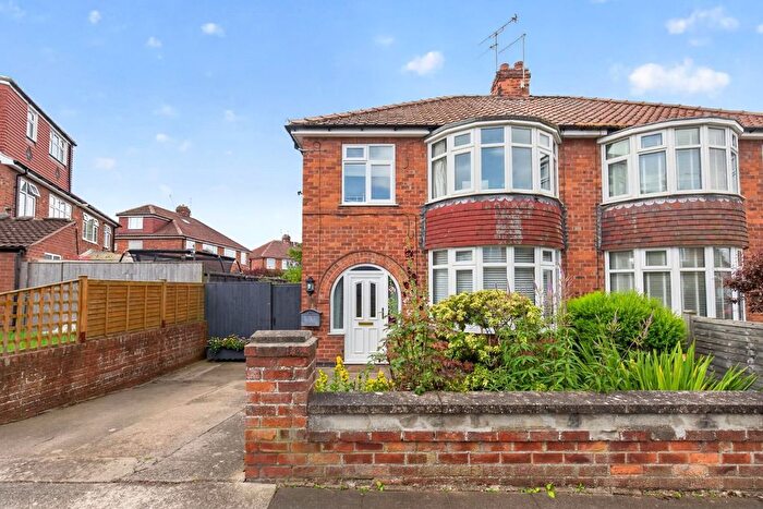 3 Bedroom Property For Sale In Thirkleby Way, York, YO10