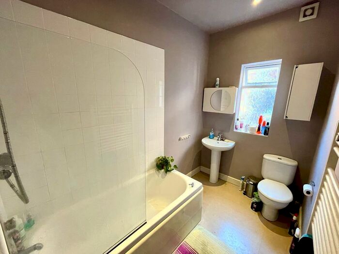 4 Bedroom Semi-Detached House To Rent In St Johns Road, Old Trafford, M16