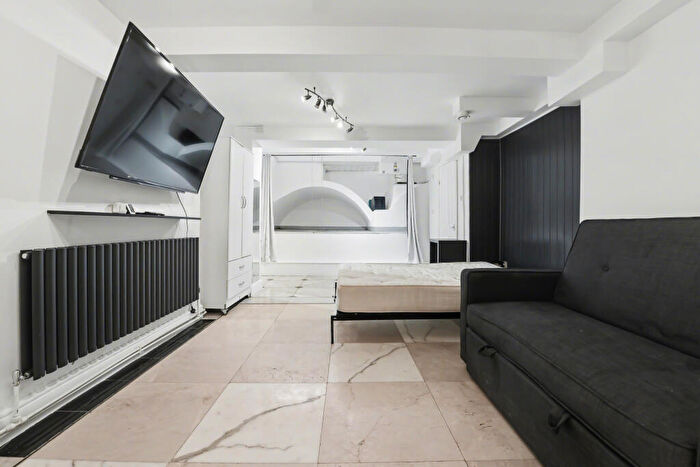 1 Bedroom Flat For Sale In Caledonian Road, Islington, London, N1