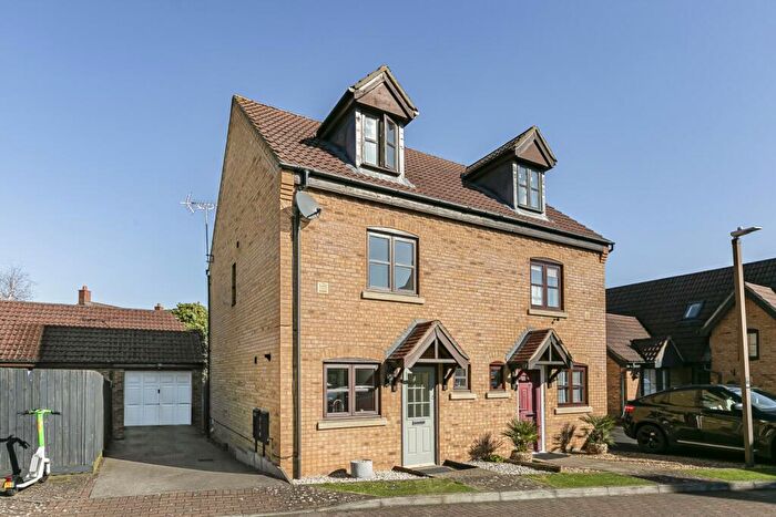 3 Bedroom Semi-Detached House To Rent In Berrington Grove, Westcroft, MK4