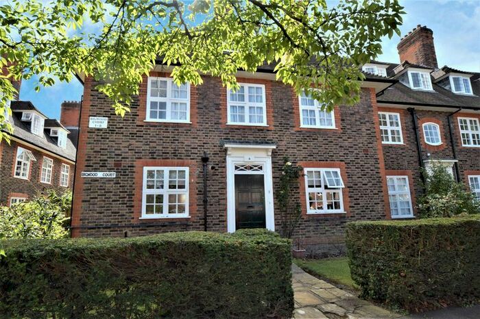4 Bedroom Flat To Rent In Bigwood Road, Hampstead Garden Suburb, NW11