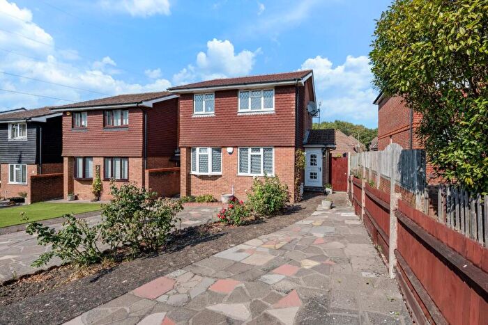 3 Bedroom Detached House For Sale In Chessington Road, Epsom, KT19