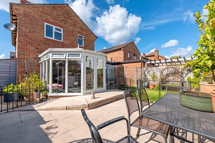 3 Bedroom Link Detached House For Sale In Wares Road, Ridgewood, TN22