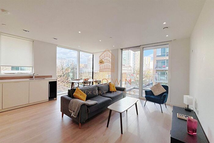 1 Bedroom Flat To Rent In The Parkhouse, Woodberry Down, N4