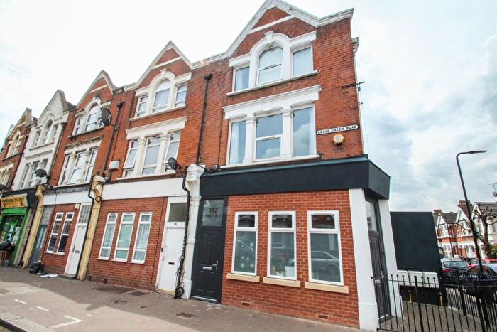 1 Bedroom Flat To Rent In Grove Green Road, London, Greater London, E11